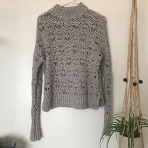 grey knitted turtle neck!